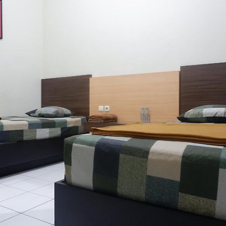 Hotel Taman Indah Madiun Exterior photo