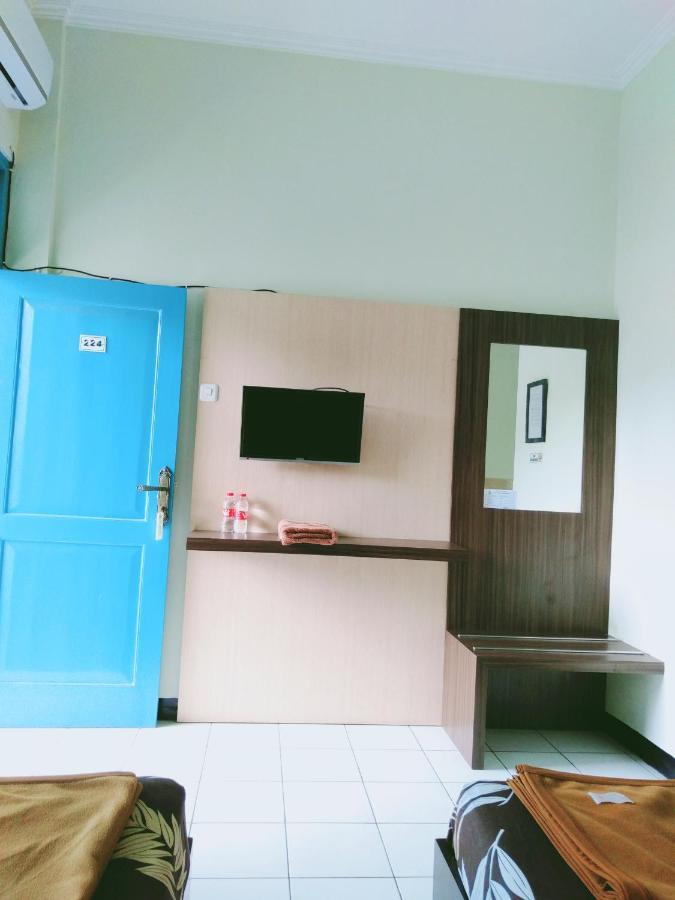 Hotel Taman Indah Madiun Exterior photo