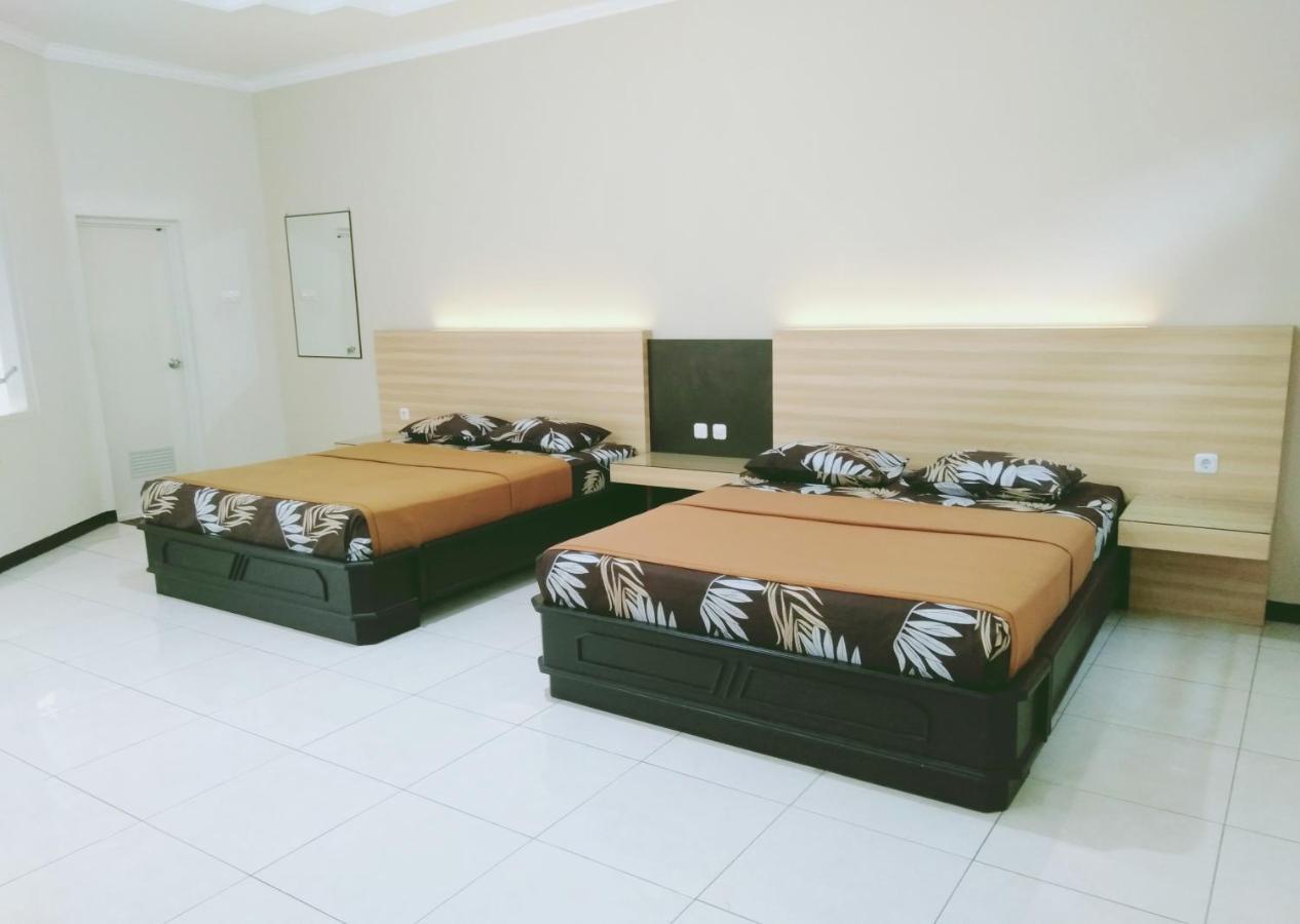 Hotel Taman Indah Madiun Exterior photo