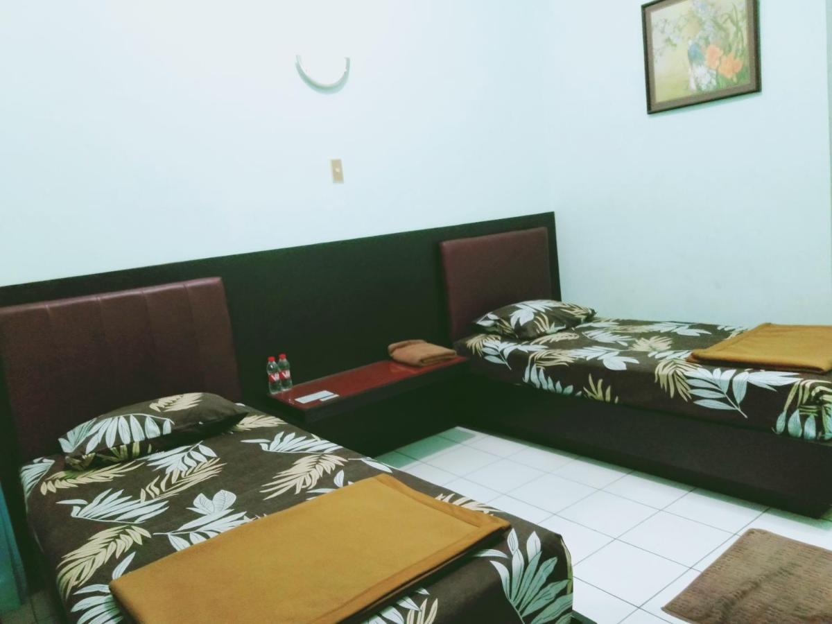 Hotel Taman Indah Madiun Exterior photo