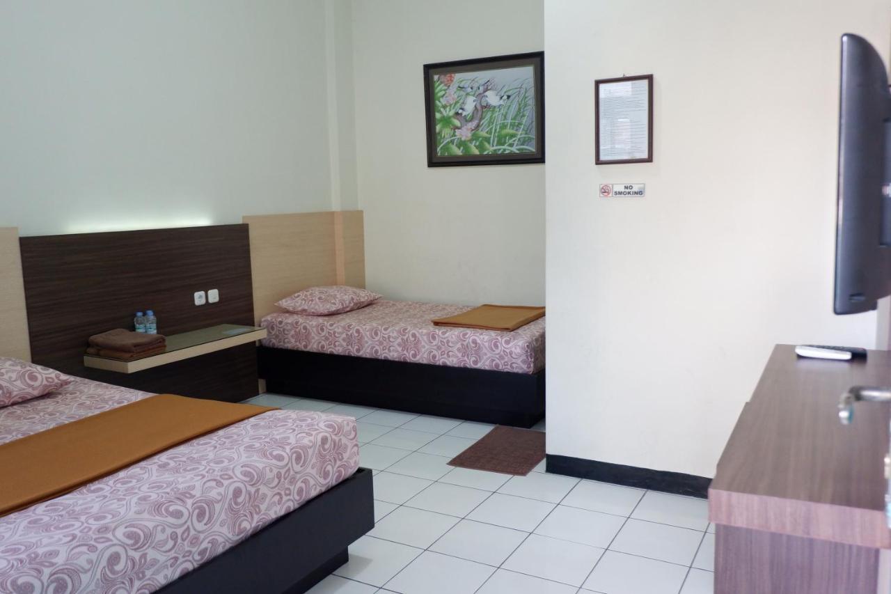 Hotel Taman Indah Madiun Exterior photo