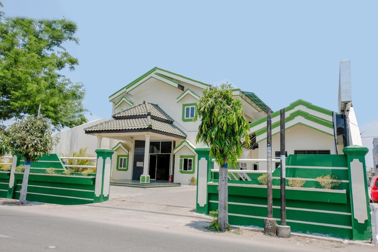 Hotel Taman Indah Madiun Exterior photo